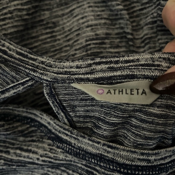 Athleta Breezy Cutout Back Long Sleeve Top SIZE MEDIUM - Picture 6 of 7